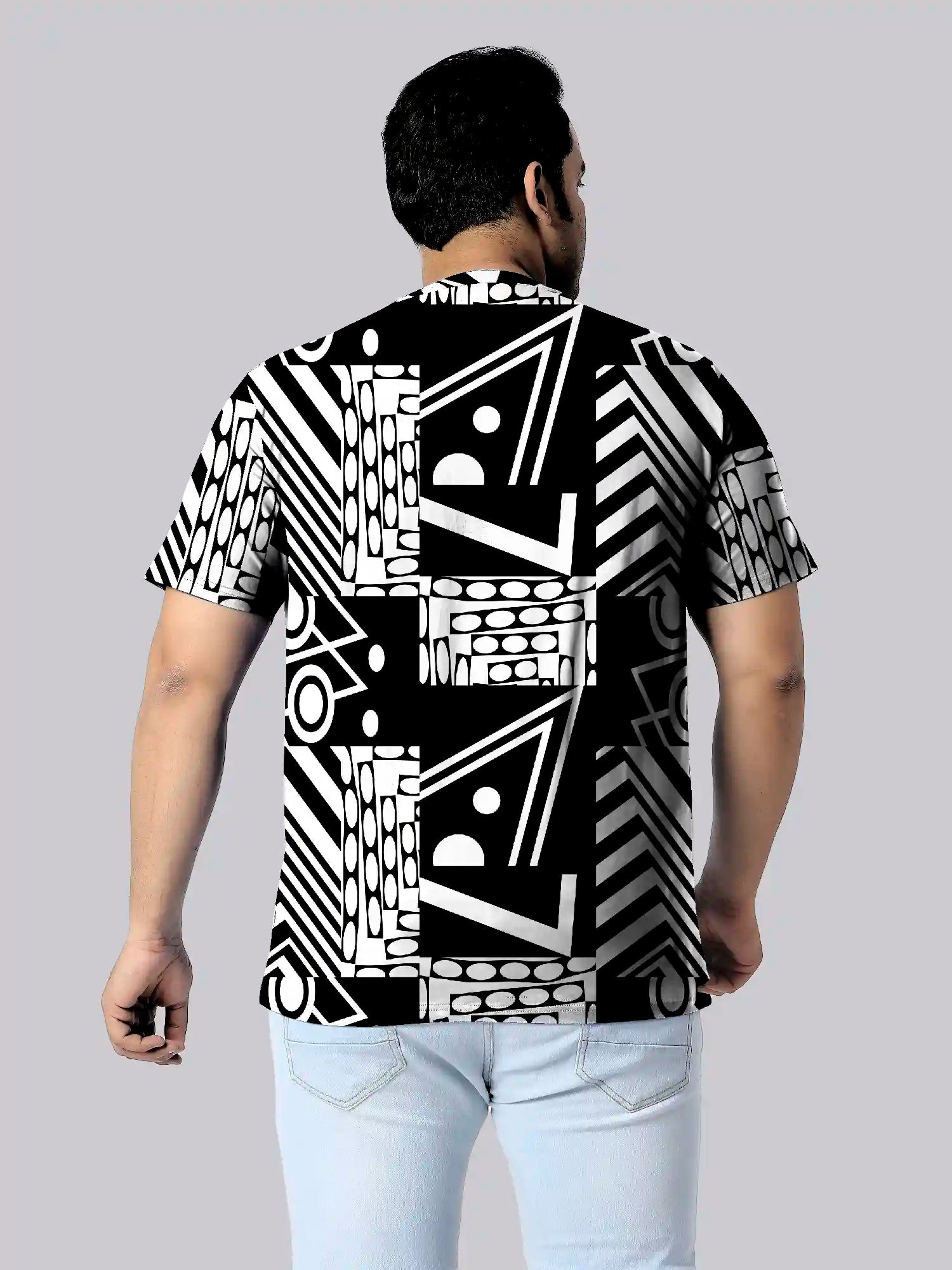 Dynamic Graphic Digital Printed Plus Size T-Shirt