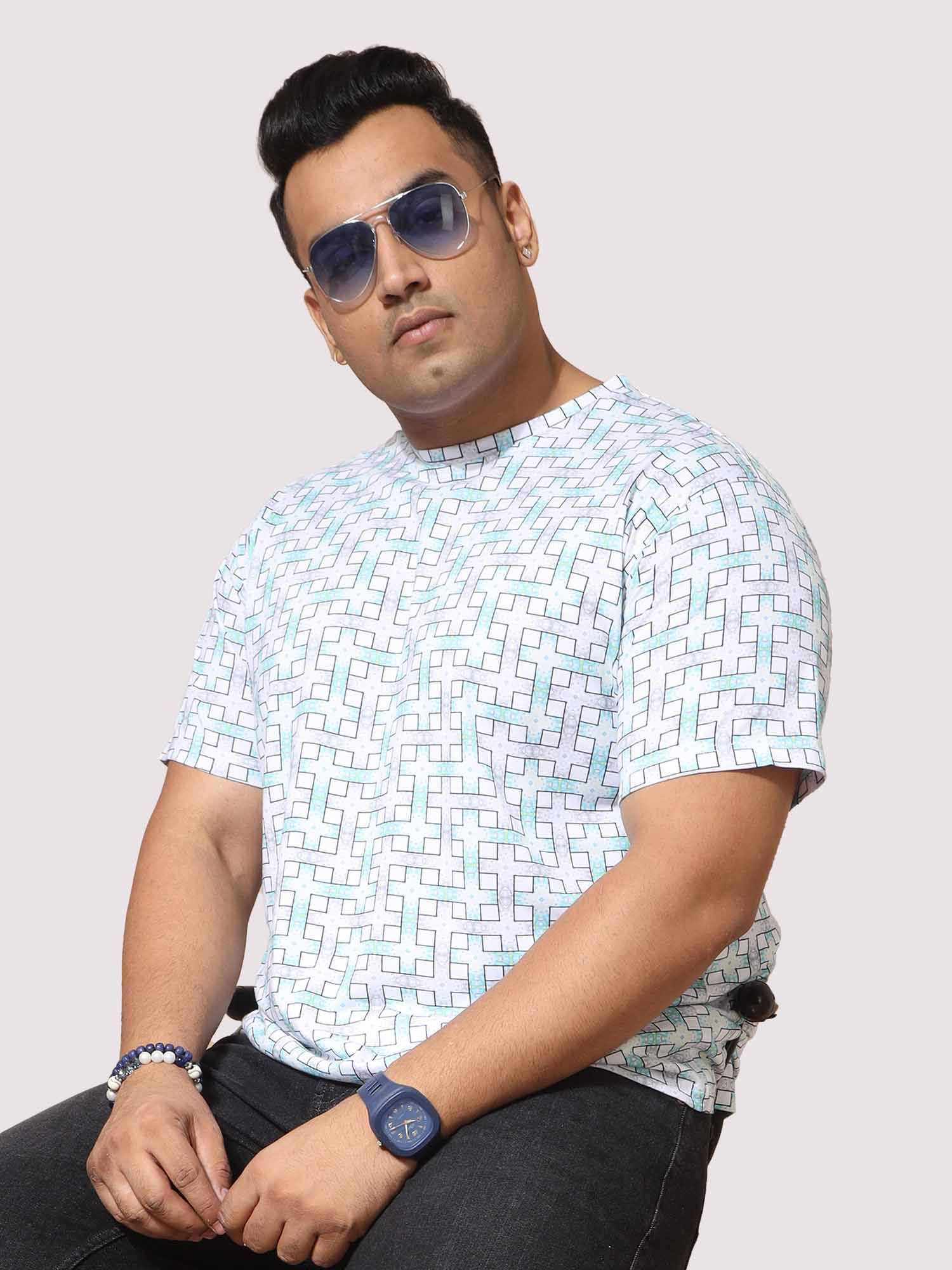 Men Plus Size White Grey Connecting Checks Digital Printed Round Neck T-Shirt - Guniaa Fashions