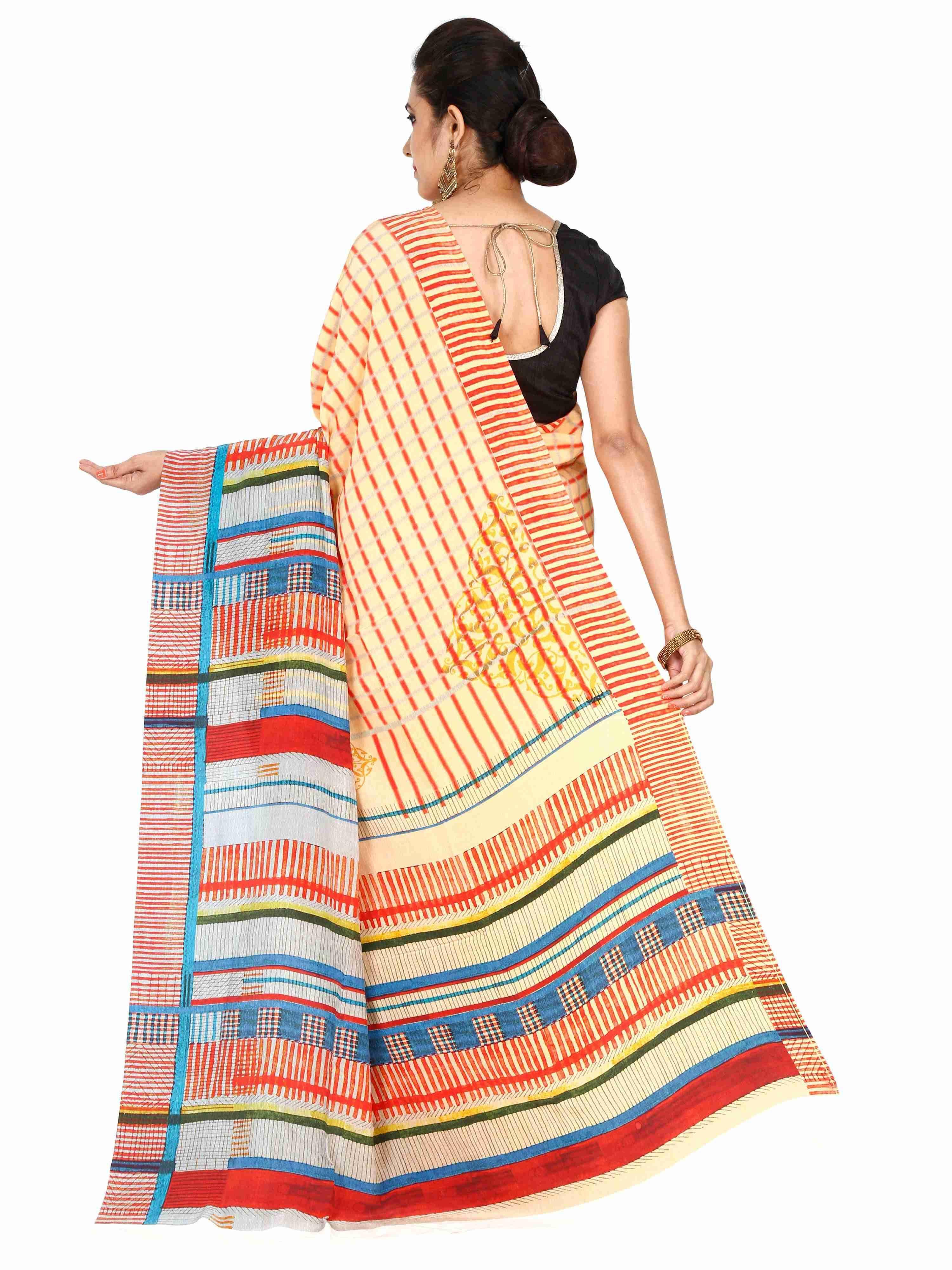 Guniaa Women Digital Printed Sarees