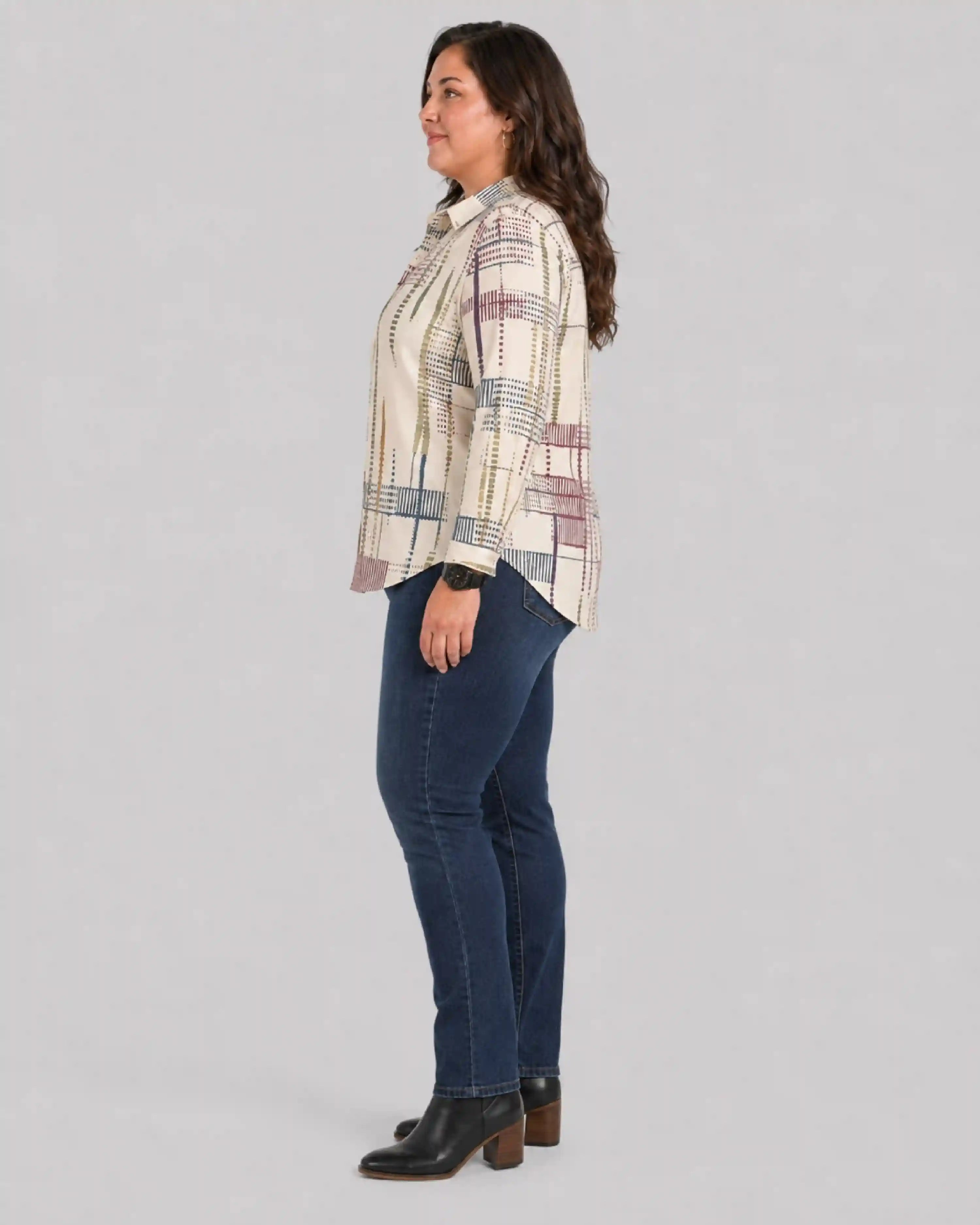 Abstract Linear Digital Print Women’s Plus Size Shirt