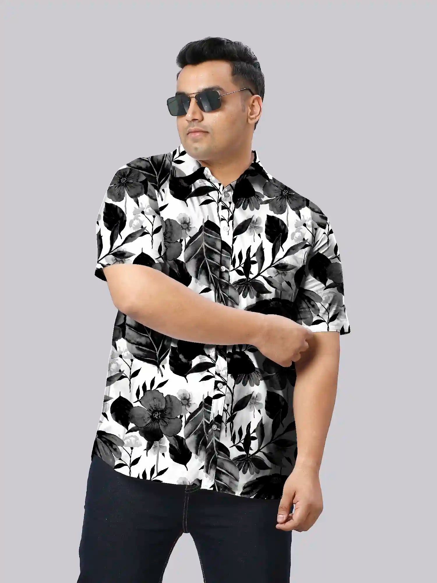 Black and White Flowers Printed Men's Plus Size Half Sleeve Shirt