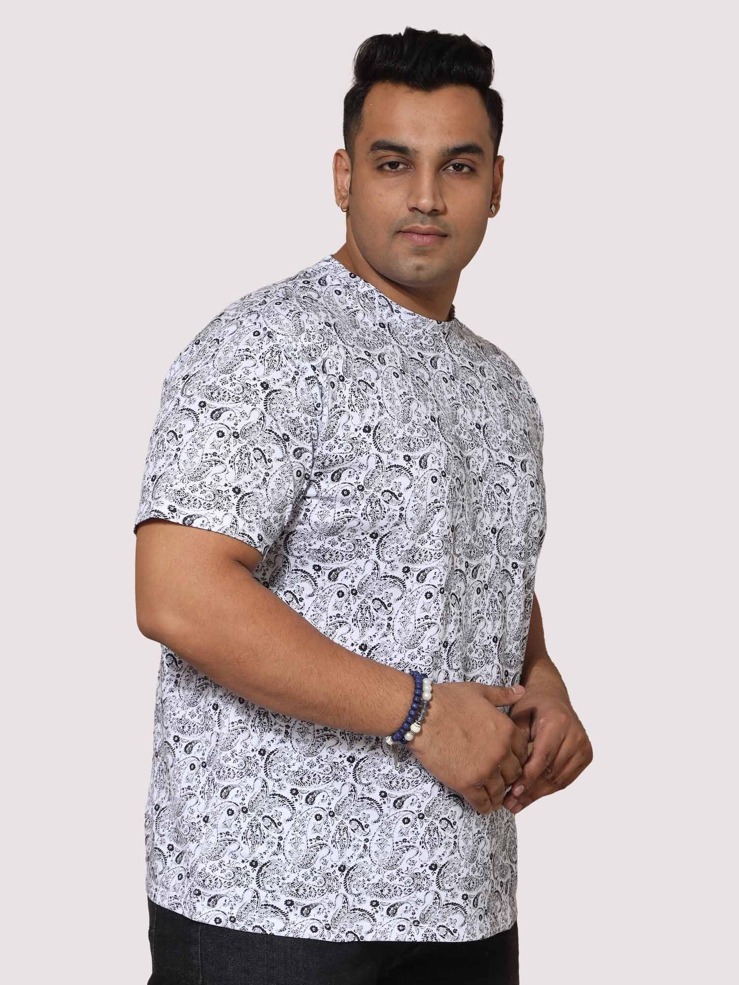 Men Plus Size Black Paisley Digital Printed Round Neck T-Shirt - Guniaa Fashions