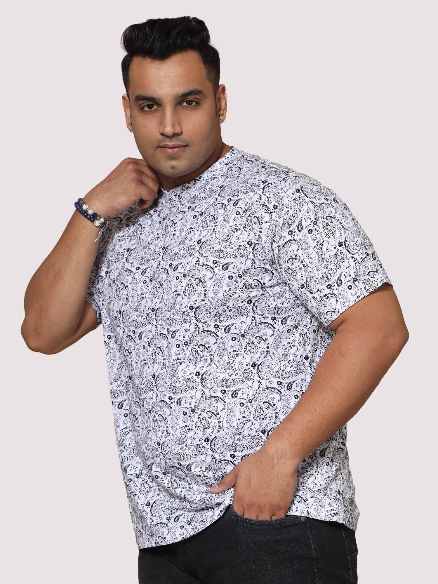 Men Plus Size Black Paisley Digital Printed Round Neck T-Shirt - Guniaa Fashions