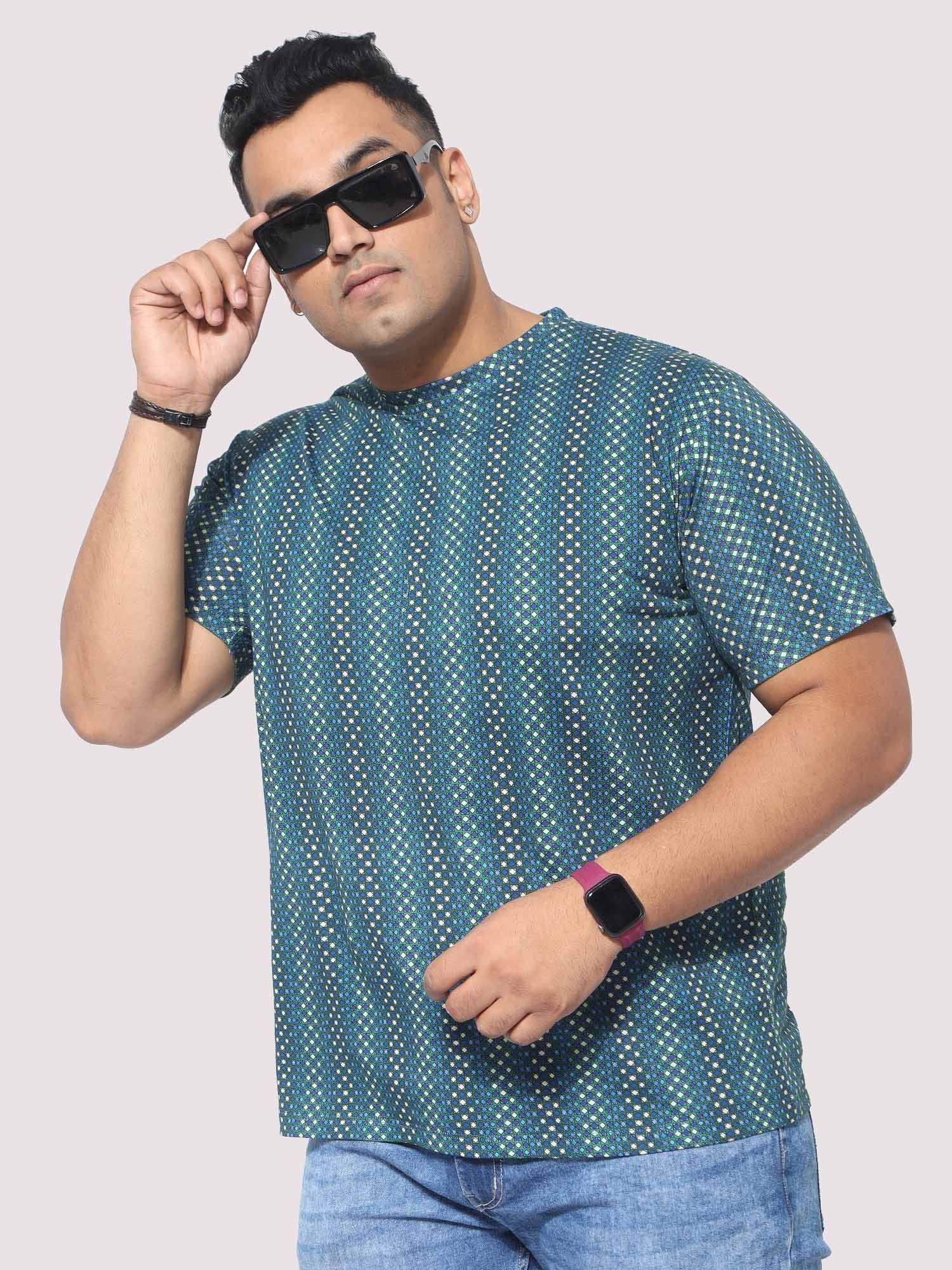 Men Plus Size Matrix Digital Printed Round Neck T-Shirt - Guniaa Fashions